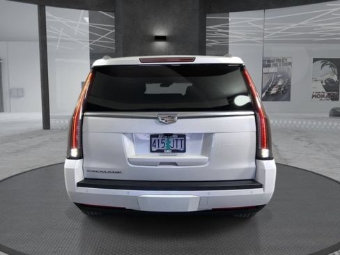 Used 2017 Cadillac Escalade Premium Luxury AWD/4WD image 6
