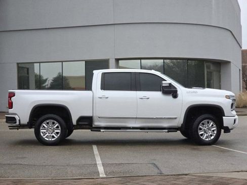 Used 2024 Chevrolet Silverado 2500 High Country w/ High Country Premium Package image 29