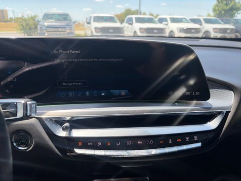 Used 2024 Cadillac Lyriq Luxury RWD image 16