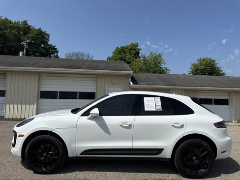 Used 2023 Porsche Macan Turbo AWD/4WD image 11