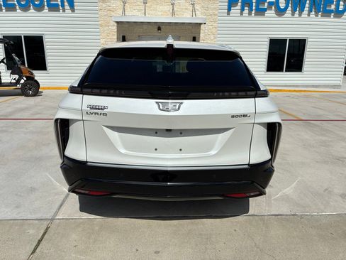 Used 2024 Cadillac Lyriq Luxury w/ LPO, Floor Liner Package AWD/4WD image 6