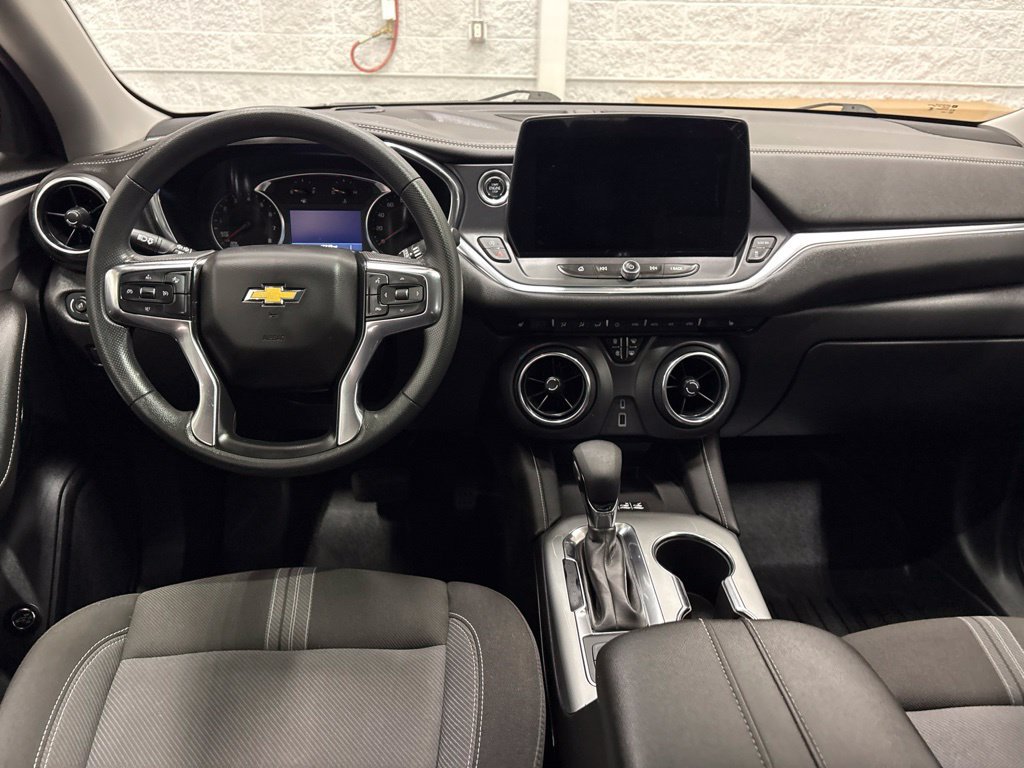 Used 2025 Chevrolet Blazer LT w/ Convenience Package AWD/4WD image 12