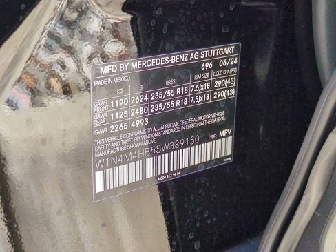 Used 2025 Mercedes-Benz GLB 250 4MATIC image 37