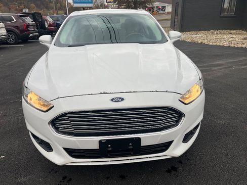 Used 2015 Ford Fusion SE w/ Equipment Group 202A image 2