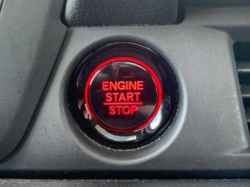 Used 2024 Honda Pilot Touring image 14