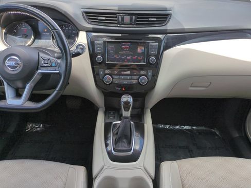 Certified 2022 Nissan Rogue Sport SV w/ Technology Package AWD/4WD image 15