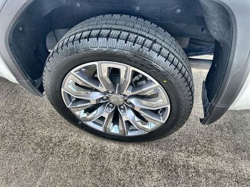 Used 2025 GMC Sierra 1500 Denali AWD/4WD image 12