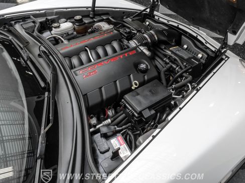 Used 2005 Chevrolet Corvette Convertible w/ Preferred Equipment Group RWD image 37