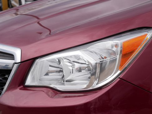 Used 2015 Subaru Forester 2.5i Premium AWD/4WD image 10