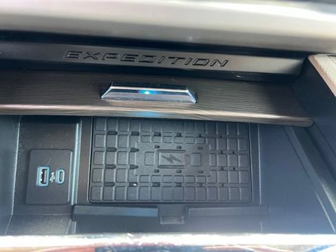 Used 2024 Ford Expedition Max Limited AWD/4WD image 22