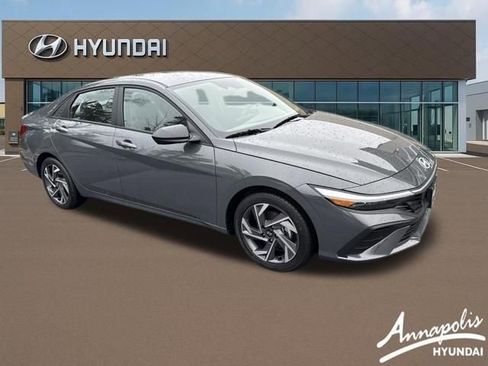 Certified 2025 Hyundai Elantra Sport image 7