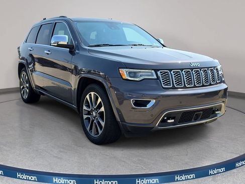 Used 2017 Jeep Grand Cherokee Overland w/ Jeep Active Safety Group AWD/4WD image 4