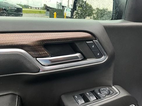 Used 2024 Chevrolet Silverado 1500 LT Trail Boss w/ Convenience Package II AWD/4WD image 16