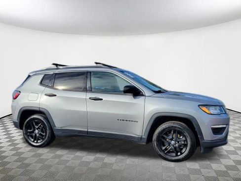 Used 2021 Jeep Compass Sport image 7