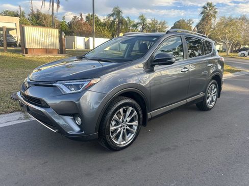Used 2017 Toyota RAV4 Limited image 1