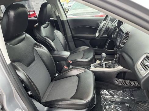 Used 2019 Jeep Compass Latitude AWD/4WD image 26