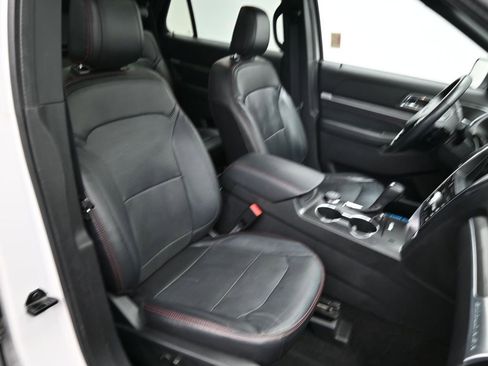 Used 2019 Ford Explorer Sport w/ Equipment Group 401A image 23