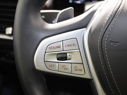 Used 2023 BMW X7 xDrive40i w/ Premium Package image 38