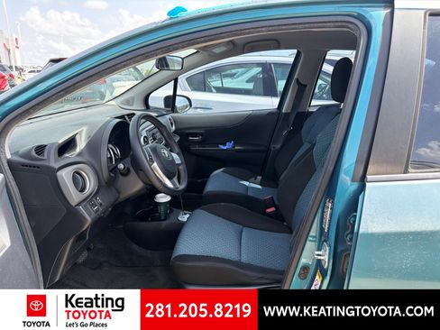 Used 2014 Toyota Yaris SE FWD image 9