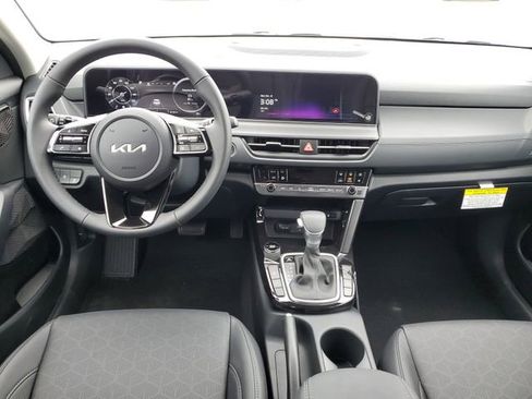 New 2026 Kia Seltos EX FWD image 6