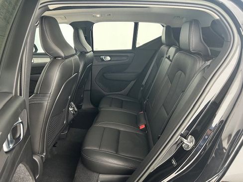 Used 2023 Volvo XC40 B5 Ultimate AWD/4WD image 11