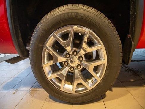 Certified 2014 GMC Sierra 1500 SLT w/ SLT Crew Cab Value Package image 33