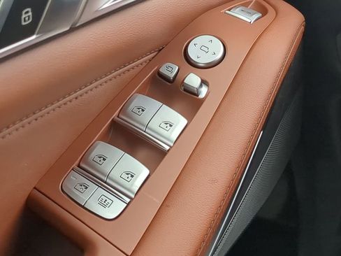 Used 2025 BMW X7 xDrive40i w/ Premium Package image 25