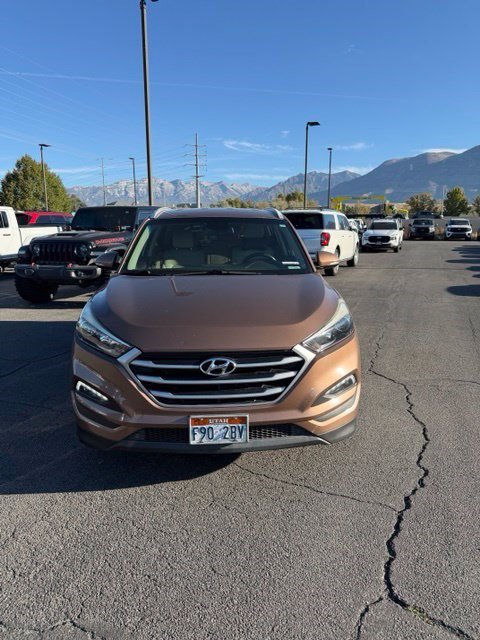 Used 2017 Hyundai Tucson SE Plus w/ Cargo Package AWD/4WD image 2