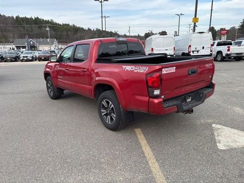 Used 2018 Toyota Tacoma TRD Sport w/ Technology Package image 5