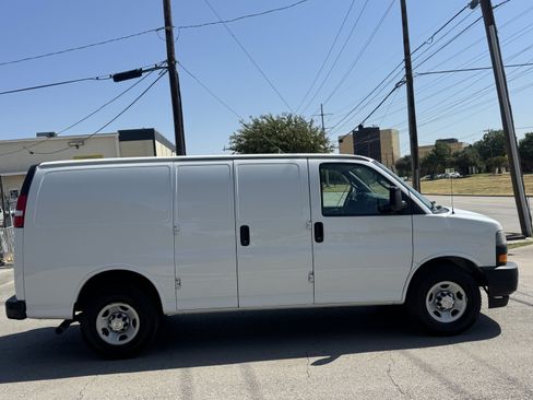 Used 2019 Chevrolet Express 2500 RWD image 6