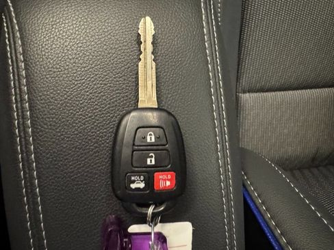 Used 2019 Toyota Corolla SE FWD image 17