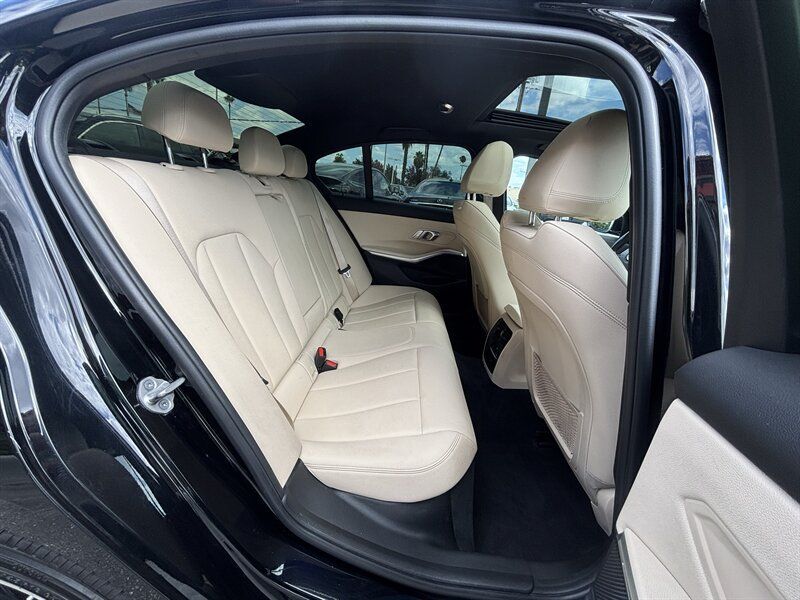 Used 2021 BMW 330i Sedan w/ Driving Assistance Package RWD image 20