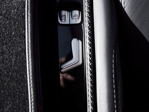 Used 2006 Mercedes-Benz SLR image 46