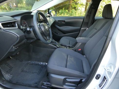 Used 2024 Toyota Corolla LE image 8