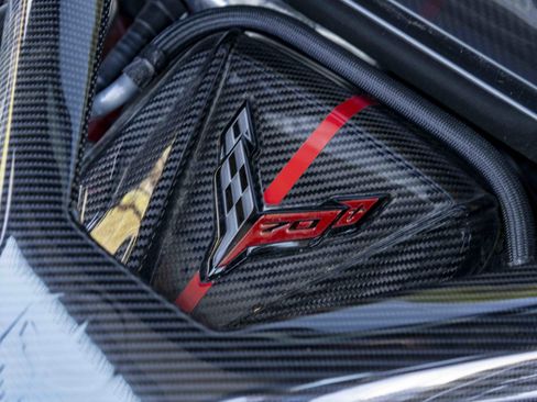 Used 2025 Chevrolet Corvette Stingray Preferred Cpe w/ 2LT image 30