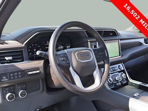 Used 2024 GMC Yukon Denali image 35