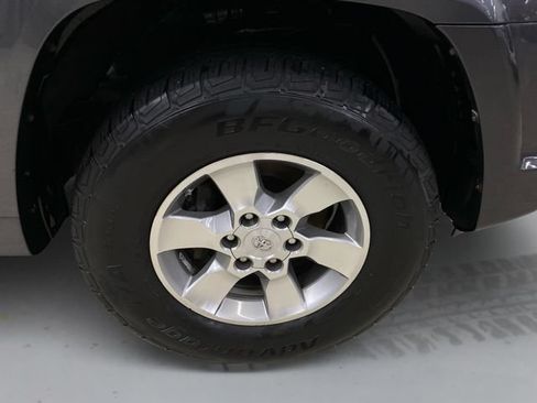 Used 2011 Toyota 4Runner SR5 w/ Premium Pkg w/Leather AWD/4WD image 17