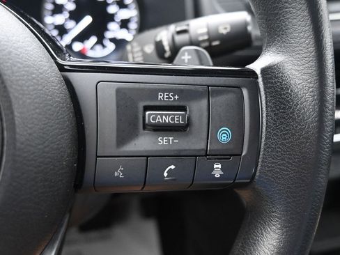Used 2023 Nissan Rogue SV FWD image 30