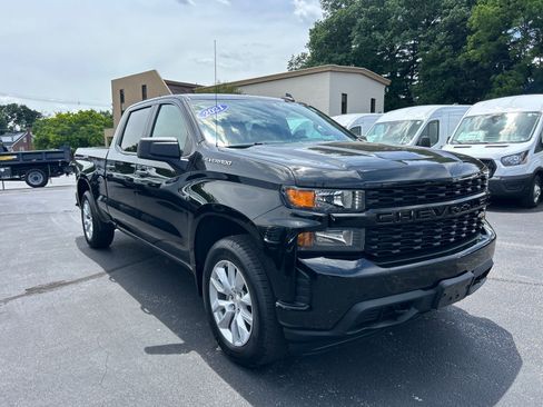 Used 2021 Chevrolet Silverado 1500 Custom AWD/4WD image 3