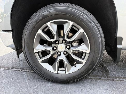 Used 2023 Chevrolet Silverado 1500 LT w/ Protection Package AWD/4WD image 9