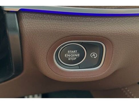 Used 2024 Mercedes-Benz GLS 450 4MATIC image 18