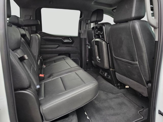 Used 2025 GMC Sierra 1500 SLT AWD/4WD image 14