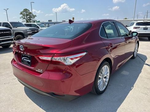 Used 2020 Toyota Camry XLE image 8