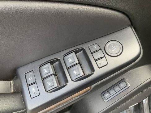 Used 2018 GMC Yukon XL Denali w/ Denali Ultimate Package AWD/4WD image 26