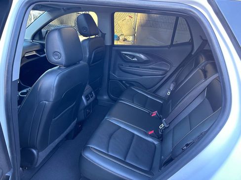 Used 2019 GMC Terrain SLT w/ Infotainment Package II AWD/4WD image 11