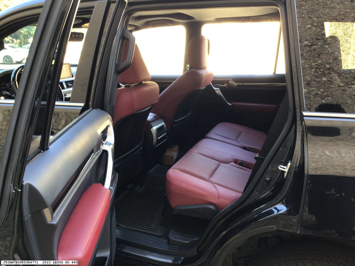 Used 2023 Lexus GX 460 Premium w/ Premium Package AWD/4WD image 9