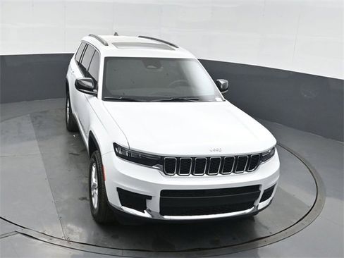 New 2025 Jeep Grand Cherokee L Laredo image 36