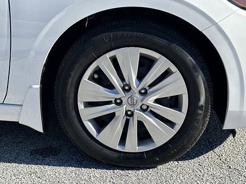 Used 2025 Nissan Sentra S image 12