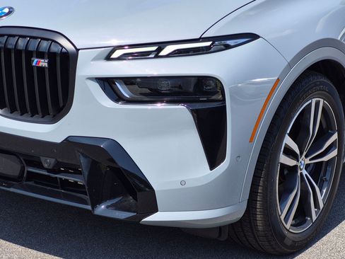 Used 2026 BMW X7 M60i AWD/4WD image 9