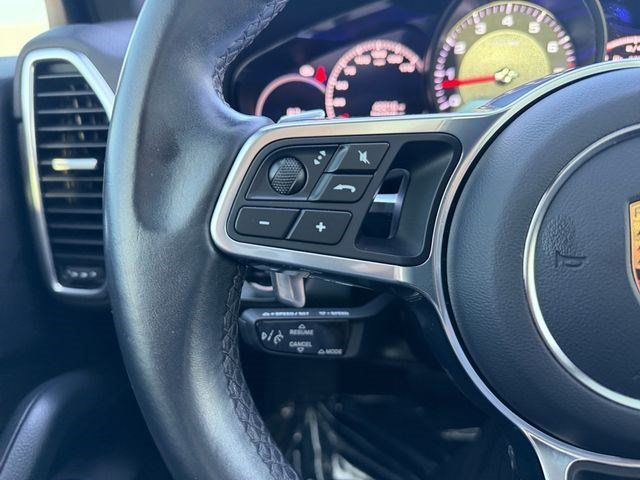 Used 2021 Porsche Cayenne w/ Premium Package AWD/4WD image 22
